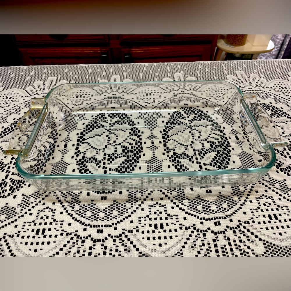 16 inch Pyrex with handles